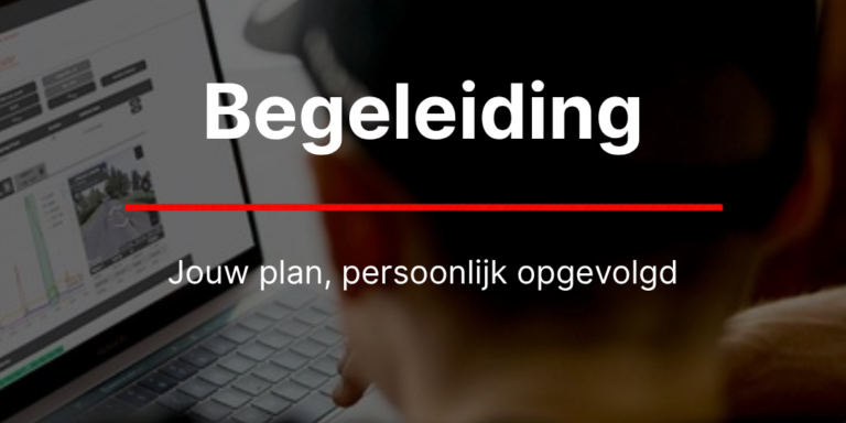 Begeleiding: renner bekijkt zijn trainingsplan
